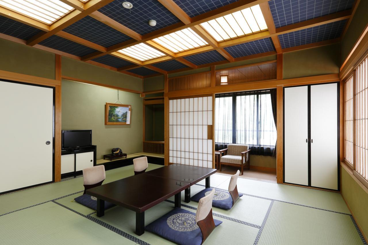 Okada Ryokan Warakutei Takayama  Ngoại thất bức ảnh